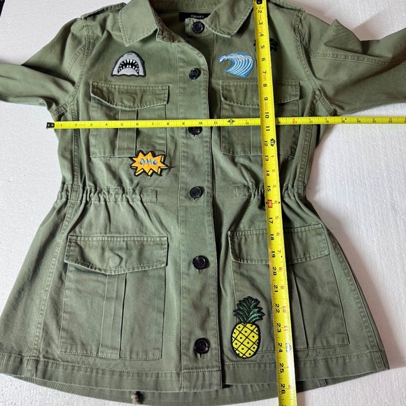 Forever 21 Women’s Olive Green Utility Cargo Jacket with Fun Embroidered Patches - Picture 9 of 9